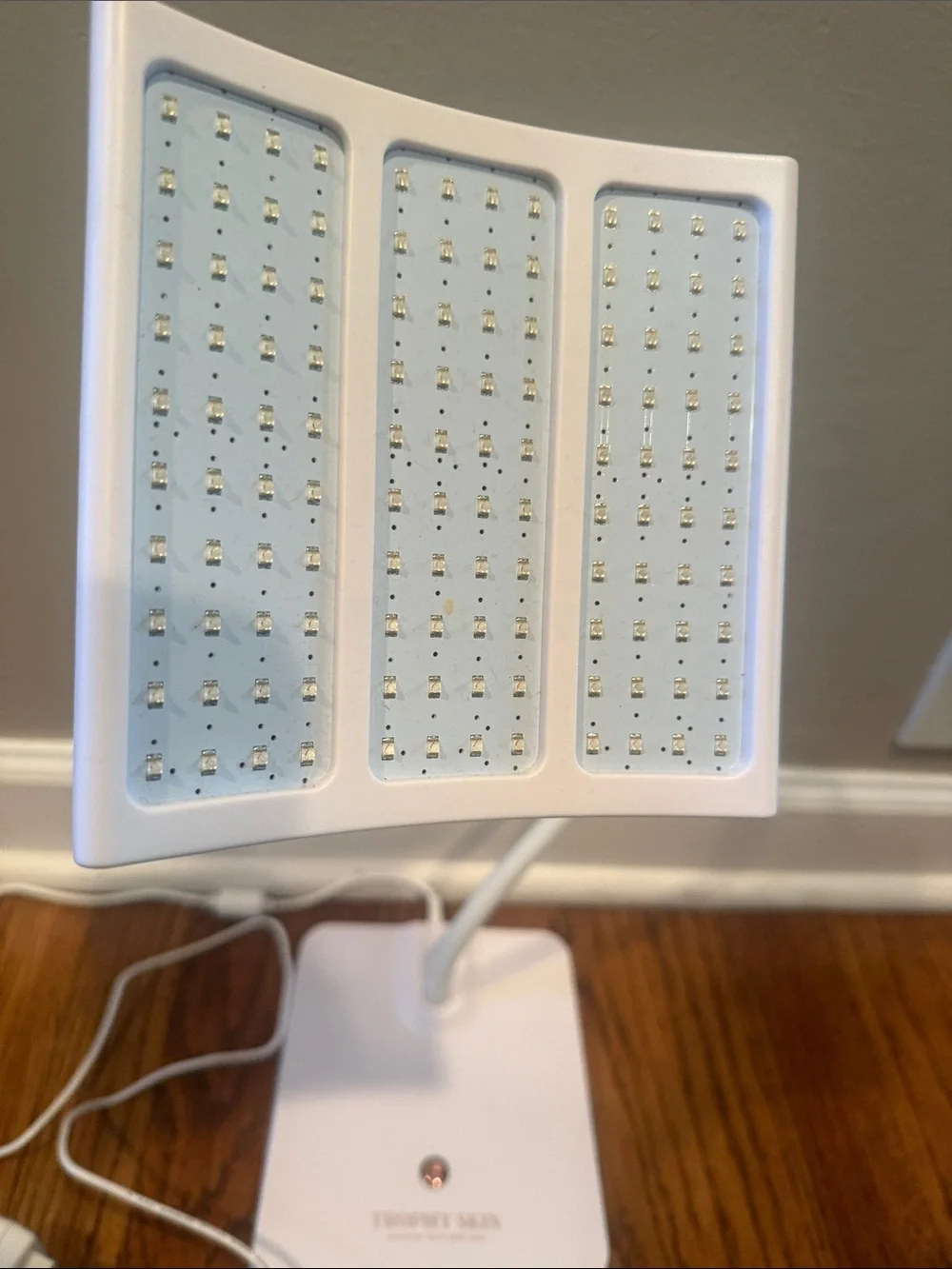 Trophy Skin White LED Therapy Lamp